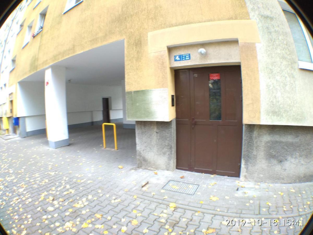 2120 Przyjazni 4 - Tanie - Samodzielne Zameldowanie - Self Check In Ubytování v soukromí