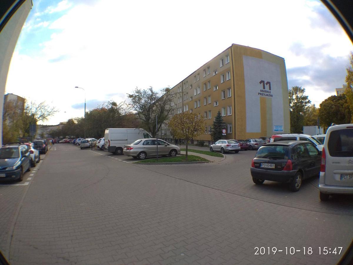 2120 Przyjazni 4 - Tanie - Samodzielne Zameldowanie - Self Check In Проживання в сім'ї